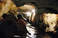 06_Trang An, in grotta.JPG