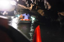 07_Trang An, in grotta.JPG